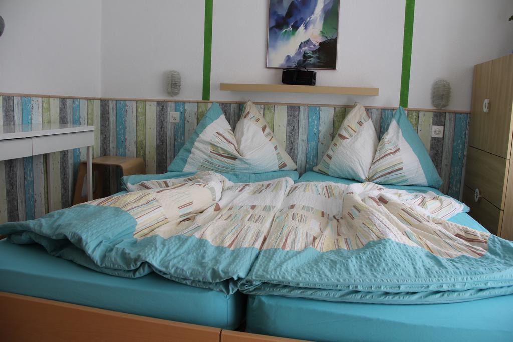 Pension Heino Saas-Grund Room photo